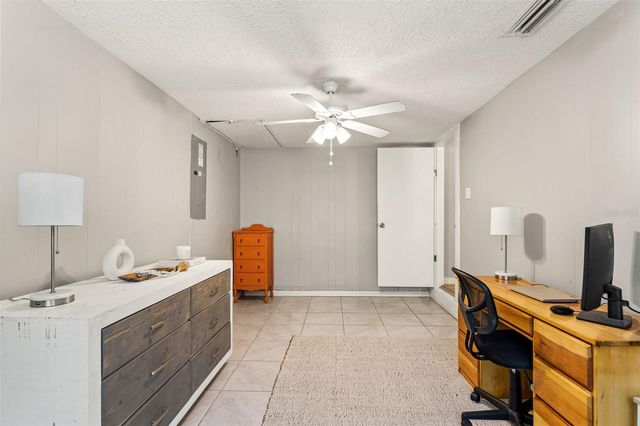 1215 E LAMBRIGHT STREET, Tampa, FL 33604