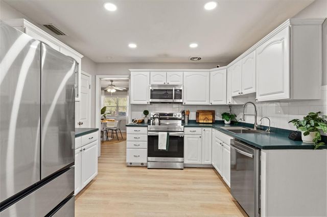 1215 E LAMBRIGHT STREET, Tampa, FL 33604