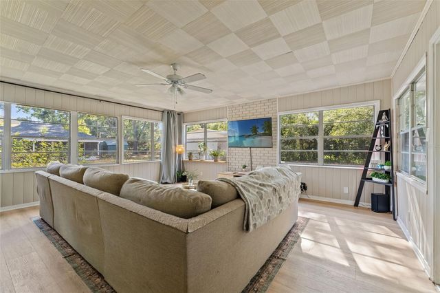 1215 E LAMBRIGHT STREET, Tampa, FL 33604