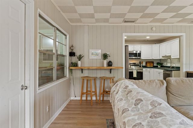 1215 E LAMBRIGHT STREET, Tampa, FL 33604