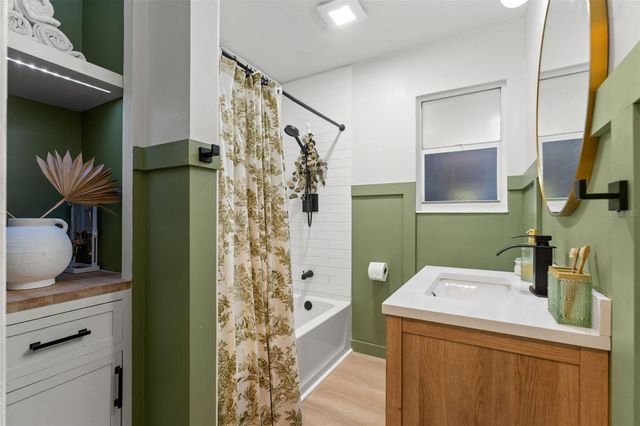 1215 E LAMBRIGHT STREET, Tampa, FL 33604