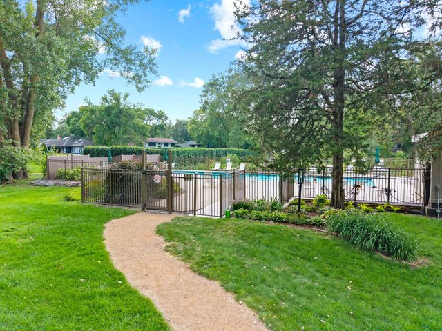 8549 Irwin Road 126, Bloomington, MN 55437