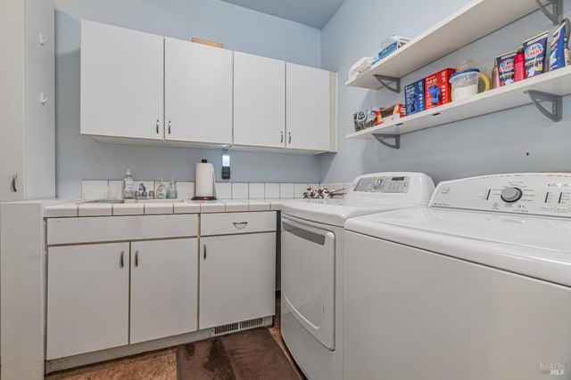 359 Orchid Dr, San Rafael, CA 94903