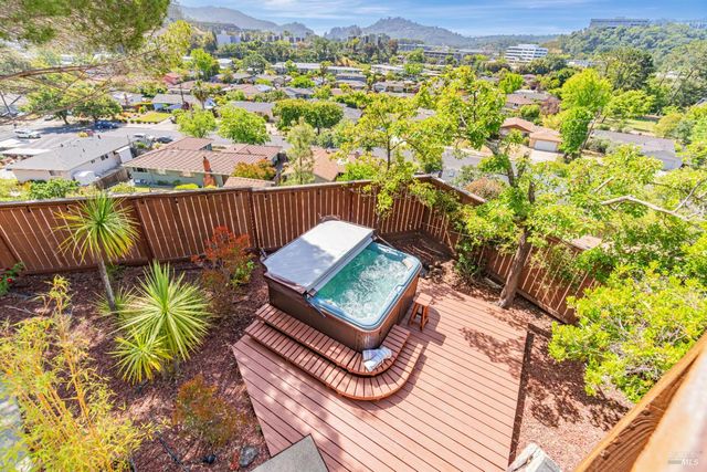 359 Orchid Dr, San Rafael, CA 94903