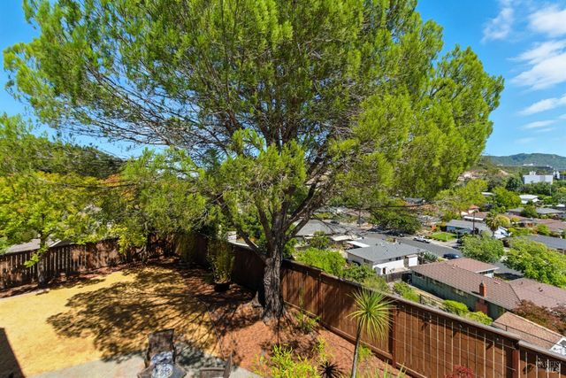 359 Orchid Dr, San Rafael, CA 94903