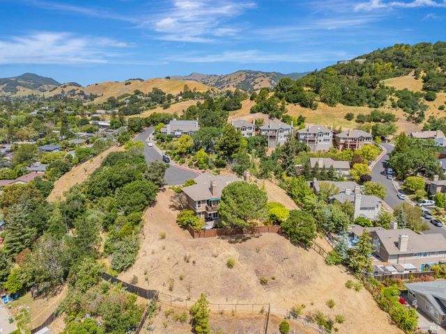 359 Orchid Dr, San Rafael, CA 94903