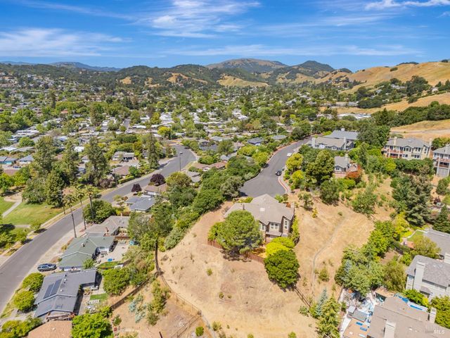 359 Orchid Dr, San Rafael, CA 94903