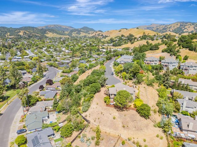 359 Orchid Dr, San Rafael, CA 94903