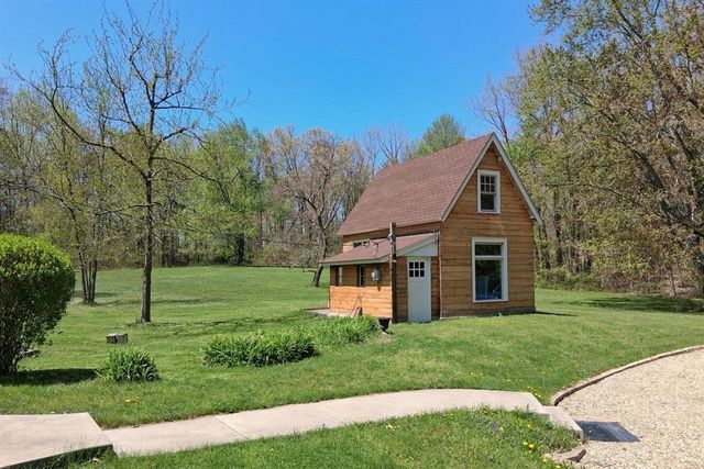 3154 W Defay Road, Stevensville, MI 49127
