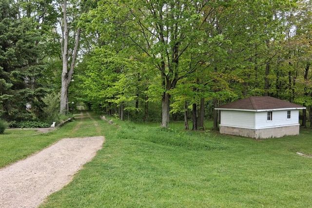 3154 W Defay Road, Stevensville, MI 49127