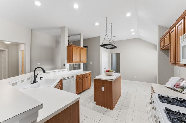 6 Orchard Dale Circle, The Woodlands, TX 77382