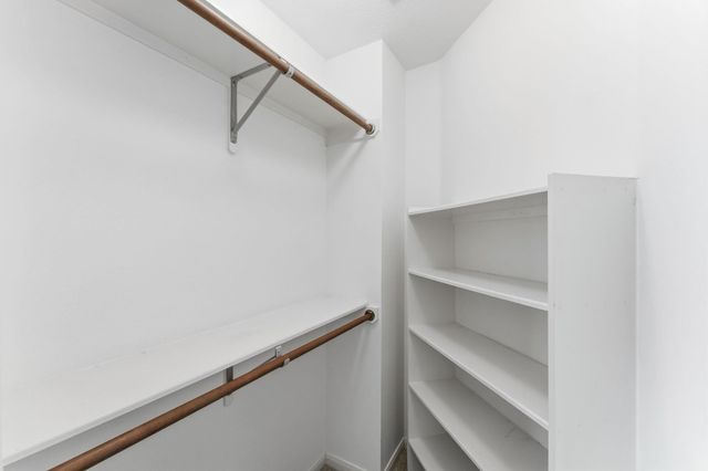 6 Orchard Dale Circle, The Woodlands, TX 77382