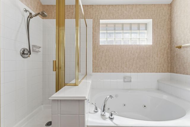 6 Orchard Dale Circle, The Woodlands, TX 77382