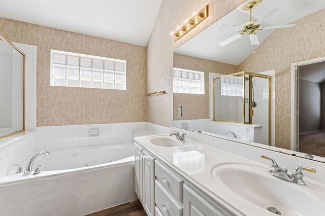 6 Orchard Dale Circle, The Woodlands, TX 77382