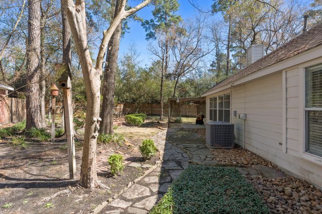 6 Orchard Dale Circle, The Woodlands, TX 77382