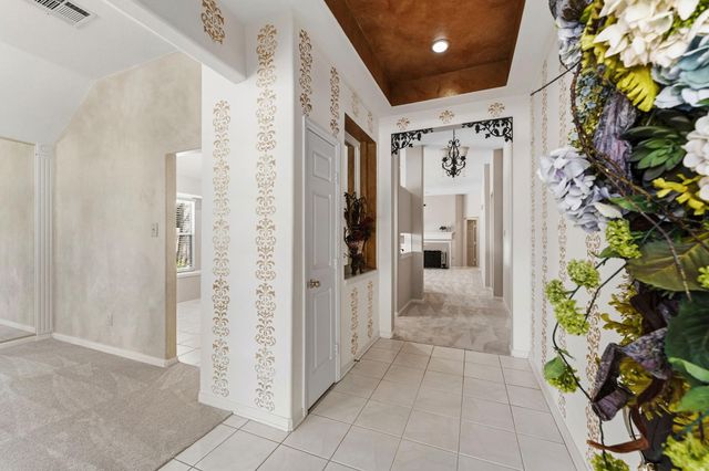 6 Orchard Dale Circle, The Woodlands, TX 77382