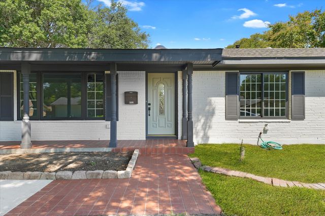 8312 Saddle Trail, Fort Worth, TX 76116