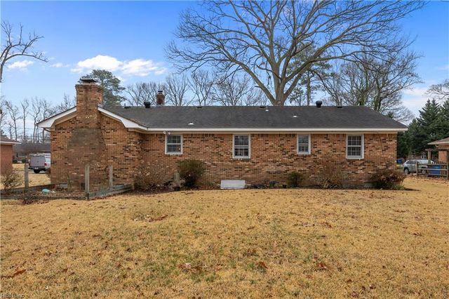 620 Norcova DR, Chesapeake, VA 23320