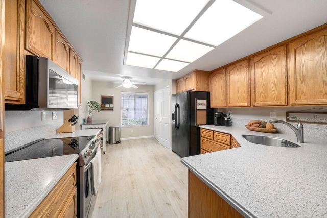 4112 Alex Ln, Carmichael, CA 95608