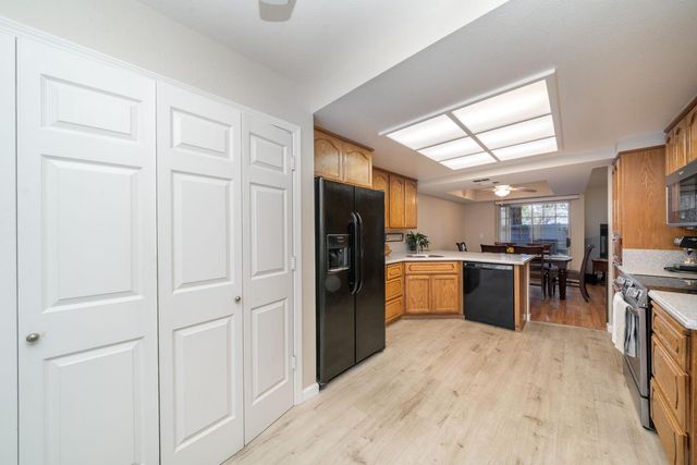 4112 Alex Ln, Carmichael, CA 95608