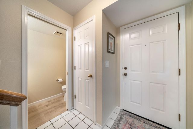 4112 Alex Ln, Carmichael, CA 95608