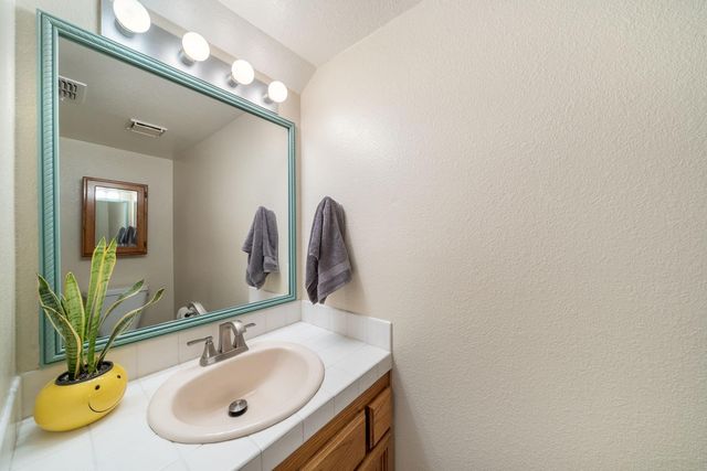 4112 Alex Ln, Carmichael, CA 95608