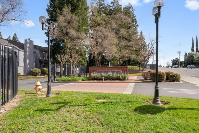 4112 Alex Ln, Carmichael, CA 95608