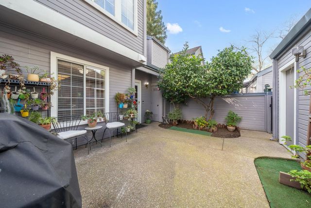 4112 Alex Ln, Carmichael, CA 95608