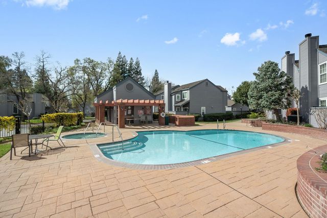 4112 Alex Ln, Carmichael, CA 95608