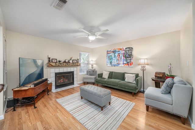 4112 Alex Ln, Carmichael, CA 95608