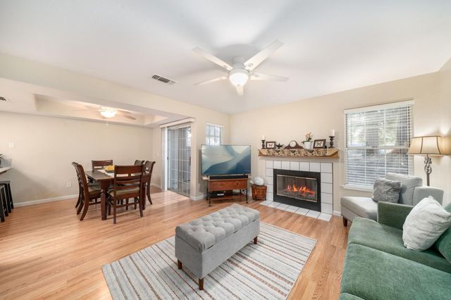 4112 Alex Ln, Carmichael, CA 95608