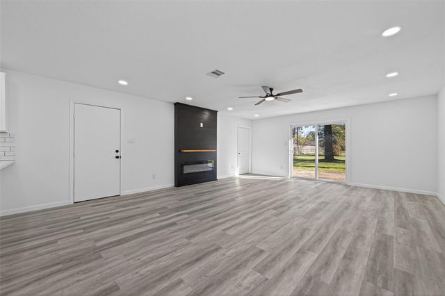 24034 E Lake Houston Parkway, Houston, TX 77336