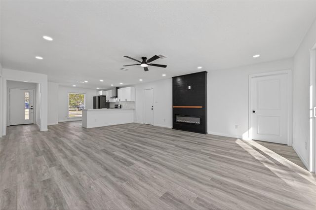 24034 E Lake Houston Parkway, Houston, TX 77336