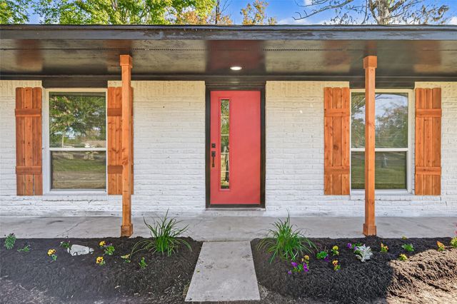 24034 E Lake Houston Parkway, Houston, TX 77336