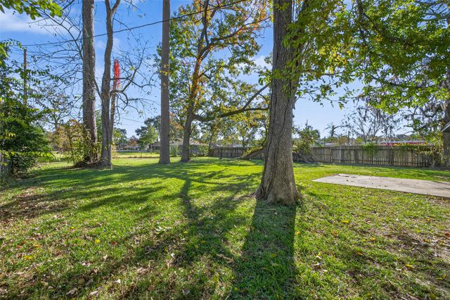 24034 E Lake Houston Parkway, Houston, TX 77336