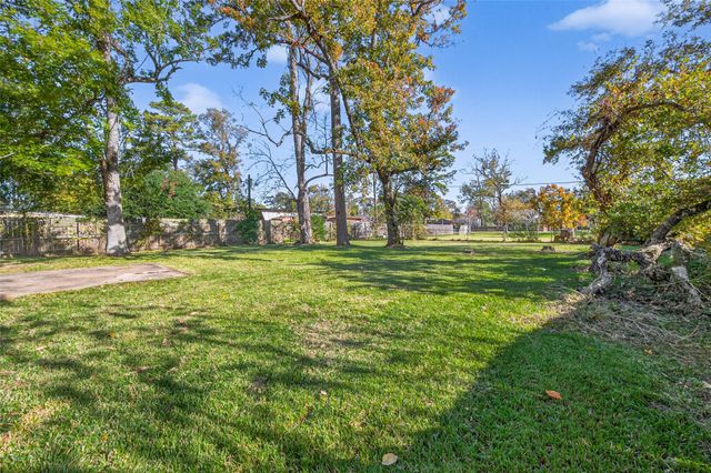 24034 E Lake Houston Parkway, Houston, TX 77336