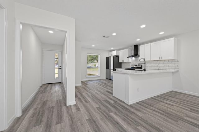 24034 E Lake Houston Parkway, Houston, TX 77336