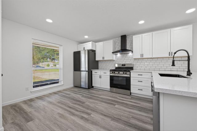 24034 E Lake Houston Parkway, Houston, TX 77336