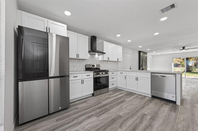 24034 E Lake Houston Parkway, Houston, TX 77336