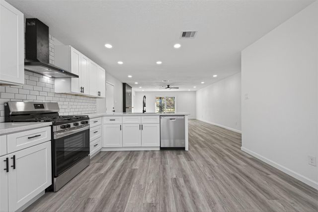 24034 E Lake Houston Parkway, Houston, TX 77336