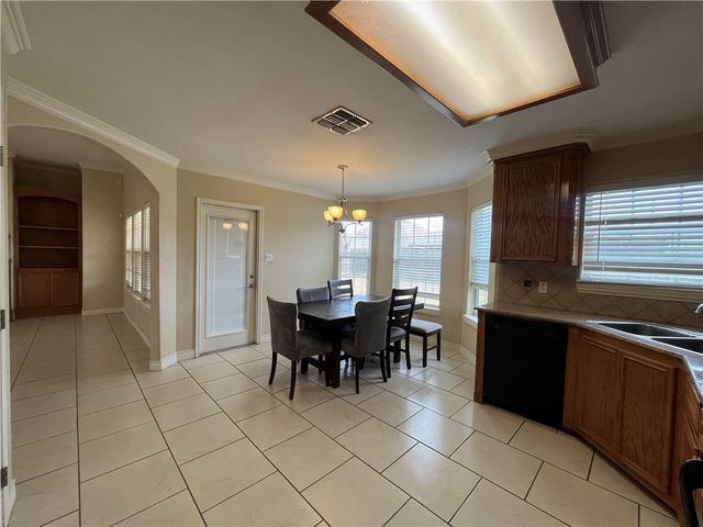 7422 Trail Creek Dr, Corpus Christi, TX 78414