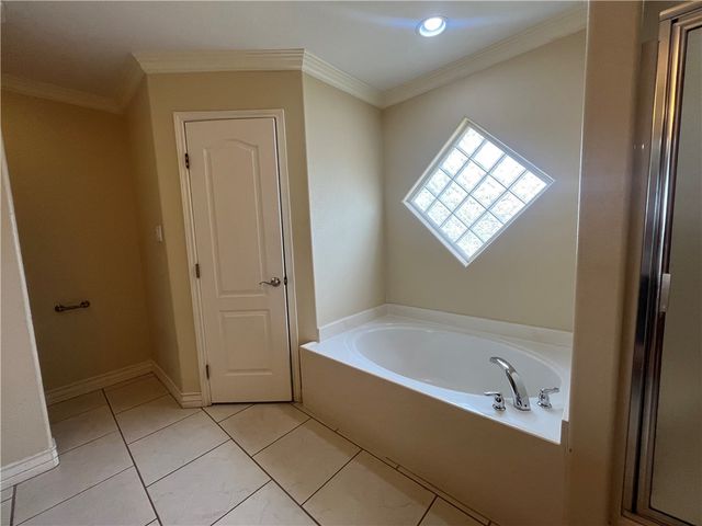 7422 Trail Creek Dr, Corpus Christi, TX 78414