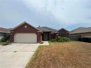 7422 Trail Creek Dr, Corpus Christi, TX 78414