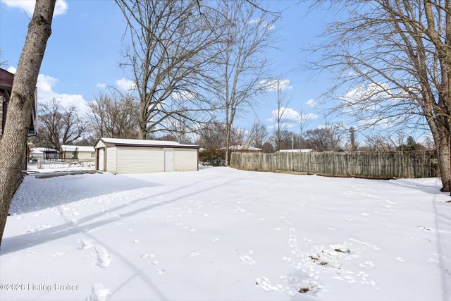 5305 Pyrus Ln, Louisville, KY 40258