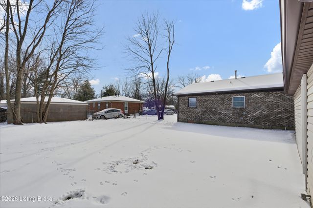 5305 Pyrus Ln, Louisville, KY 40258