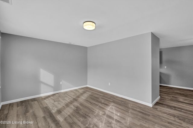 5305 Pyrus Ln, Louisville, KY 40258