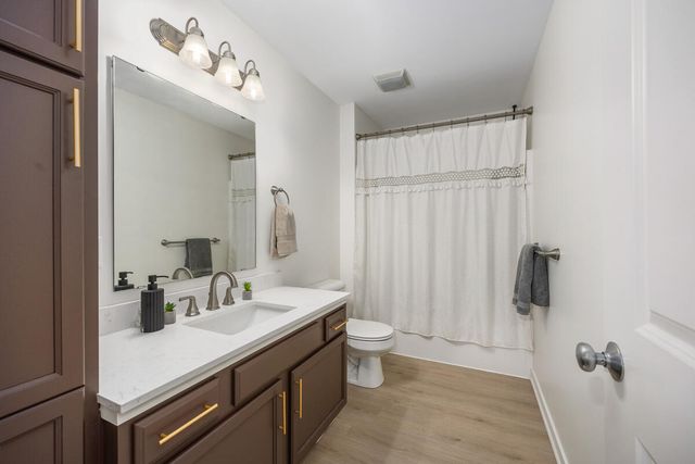 514 Clear Wood Drive Se, City Of Kentwood, MI 49548