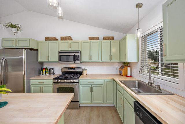 514 Clear Wood Drive Se, City Of Kentwood, MI 49548