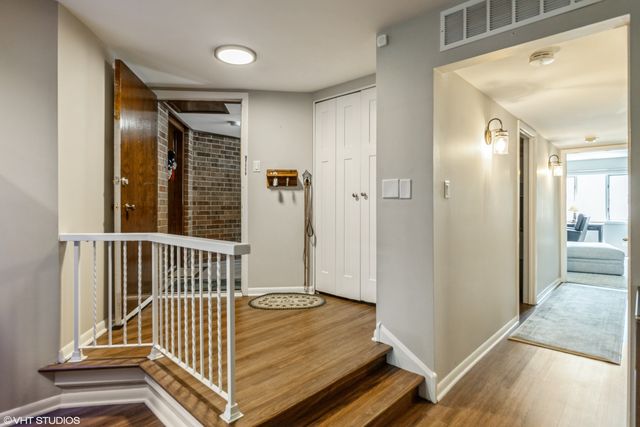 7930 W Lakeview Court 2A, Palos Heights, IL 60463