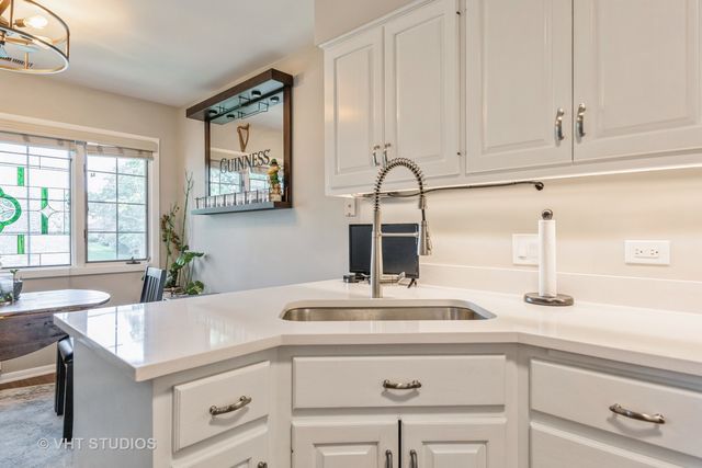 7930 W Lakeview Court 2A, Palos Heights, IL 60463